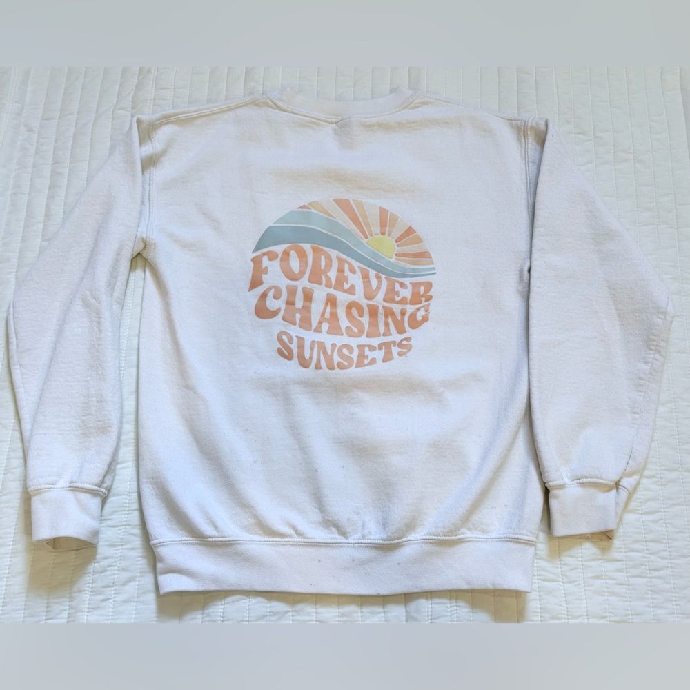 Gildan White Graphic Crew Neck Sweatshirt with Sunset Design Size S - Picture 4 of 7
